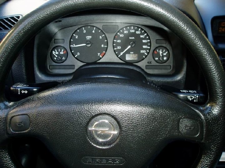Opel Astra Caravan 1.6i-16V - 5