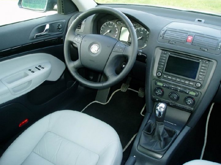 Škoda Octavia kombi 2.0 laurin - klement - 5