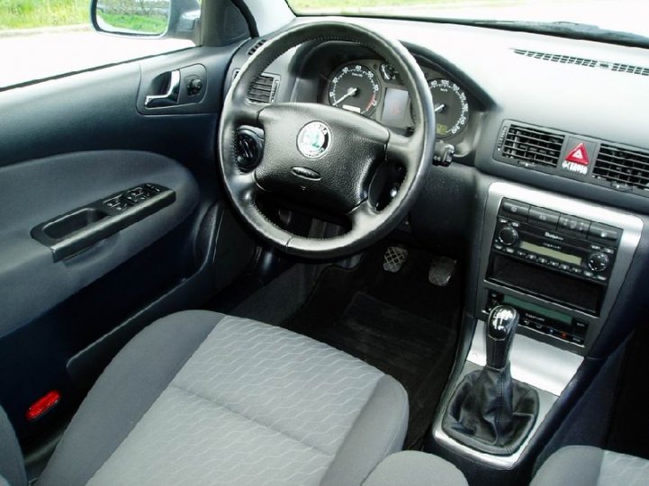 Škoda Octavia Combi 2.0i - 4