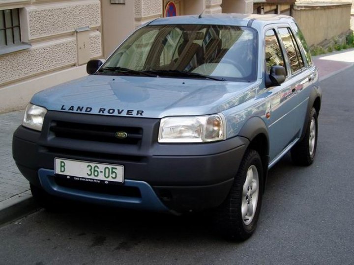 Land Rover  - 1