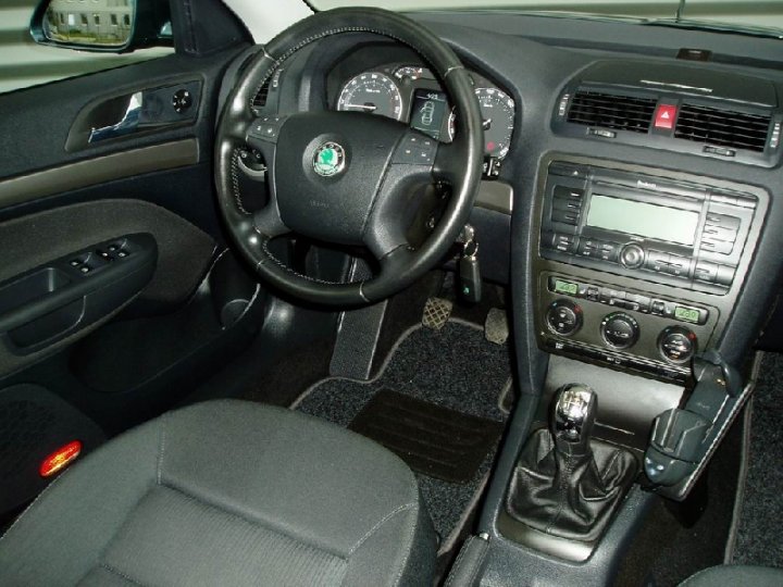 Škoda Octavia Combi 2.0Tdi - 4