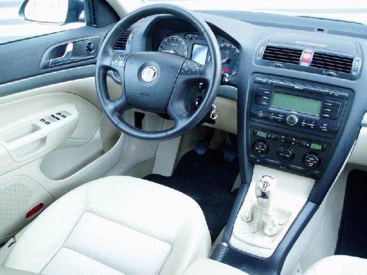 Škoda Octavia Combi 2.0Tdi-elegance - 5