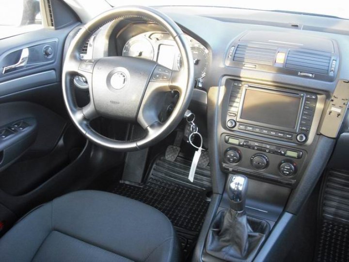 Škoda Octavia Combi 2.0Tdi-elegance - 4