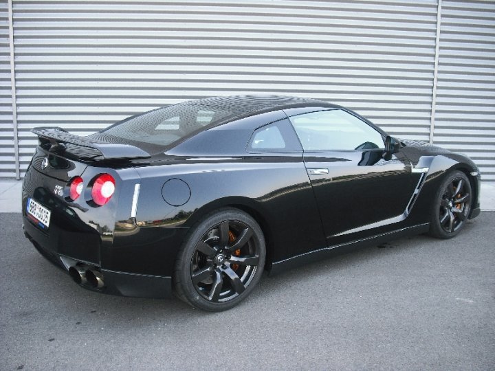 Nissan GT-R Black Edition - 3