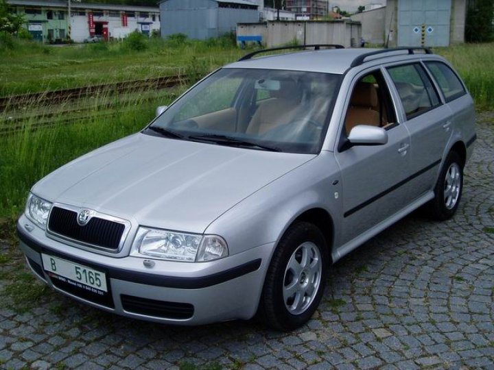 Škoda Octavia Kombi 1.9tdi-74Kw - 1