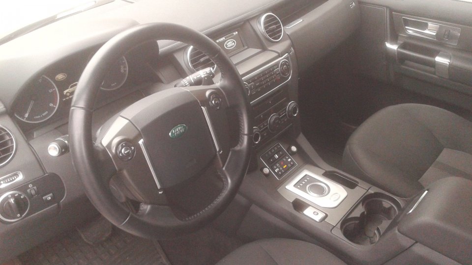 Land Rover Discovery 4   TDV6 S - 8
