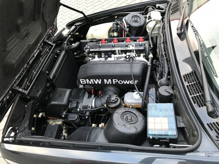 BMW E30 M3 - 16