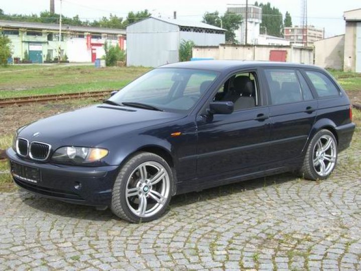 BMW 320D-kombi - 1